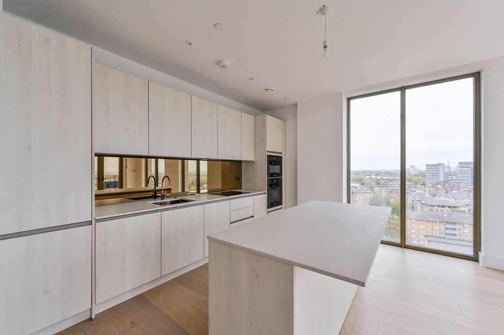 Property photo 3 of 21