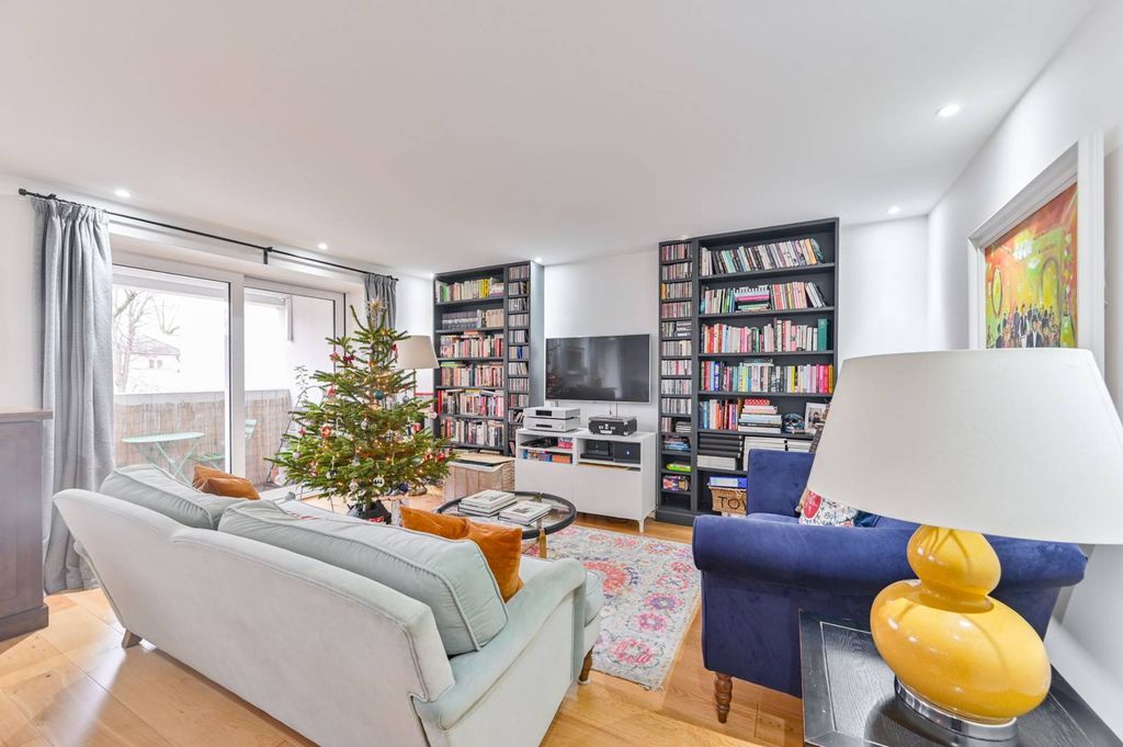 Property photo 1 of 19