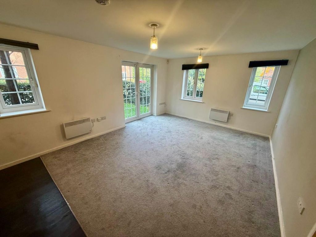 Property photo 2 of 8 Lounge/Kitchen