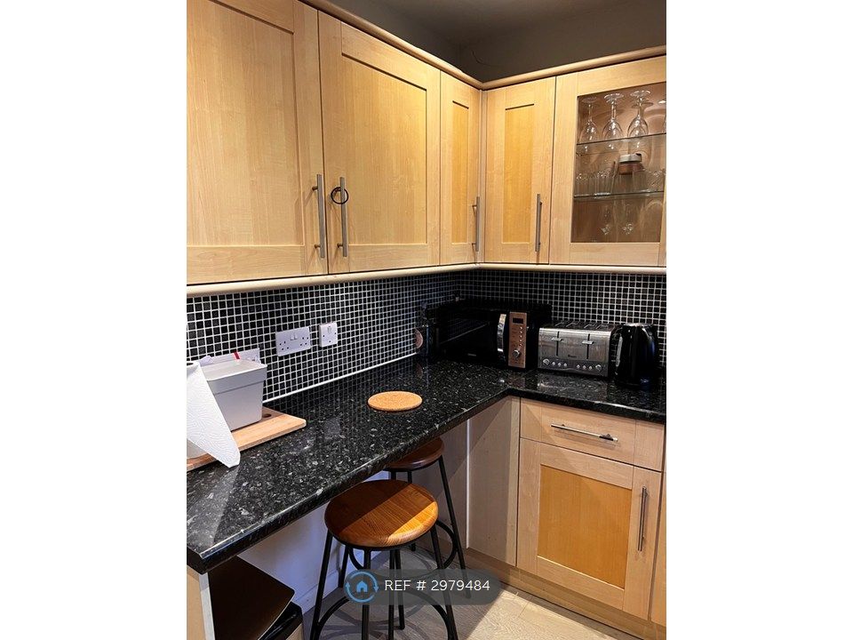 Property photo 3 of 9 Kitchen Cont'd