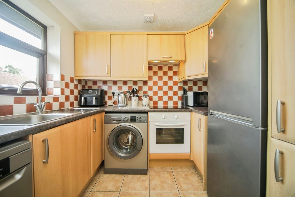 Property photo 3 of 15