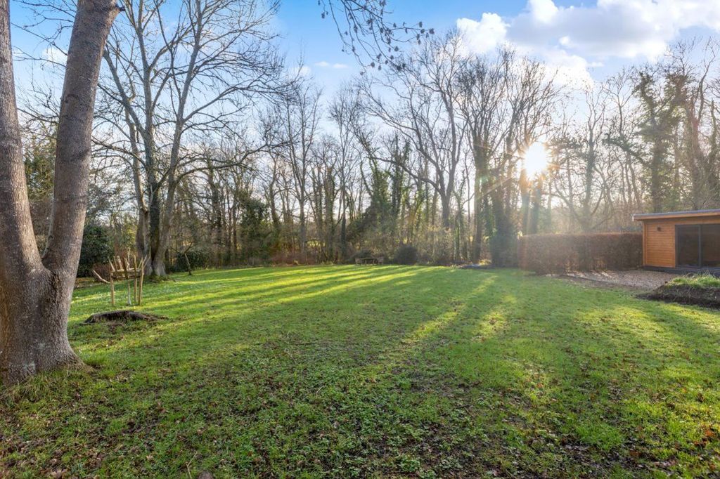 Additional image 15 of 4 bed semi-detached house to rentHever TN8