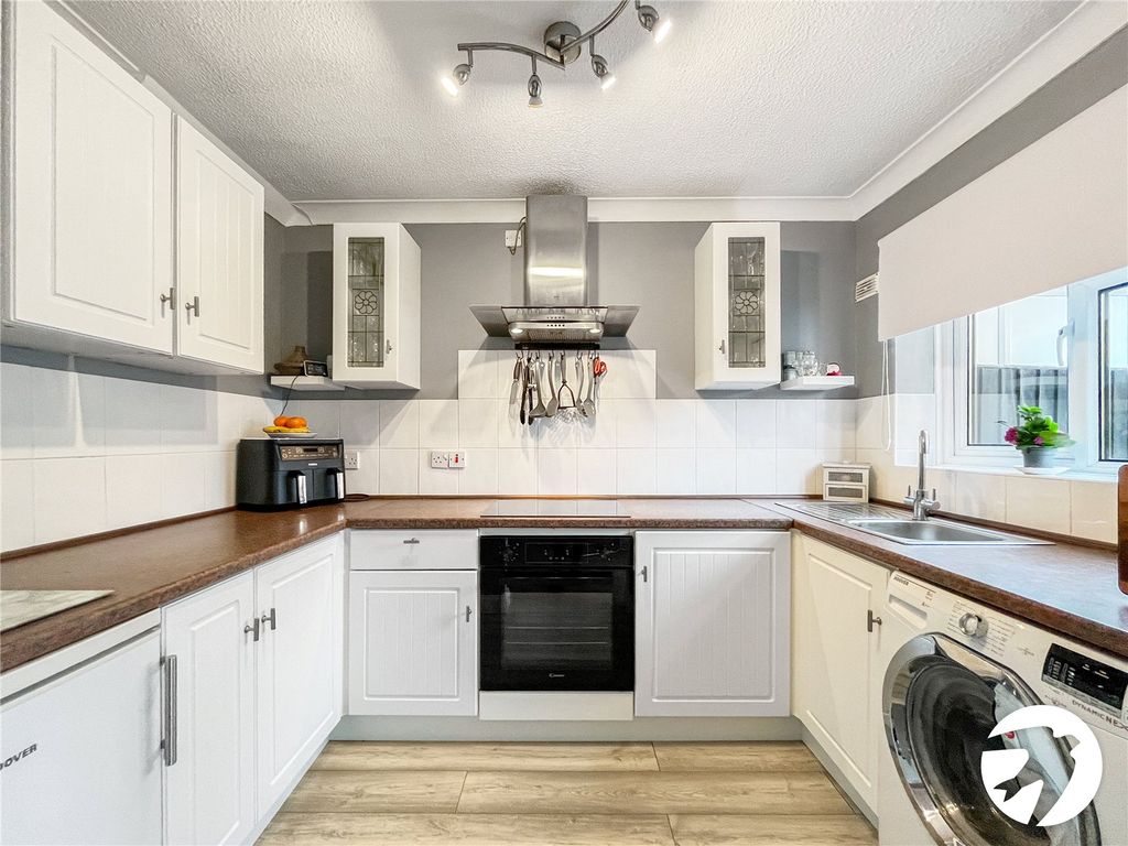 Property photo 3 of 16 Picture No. 09