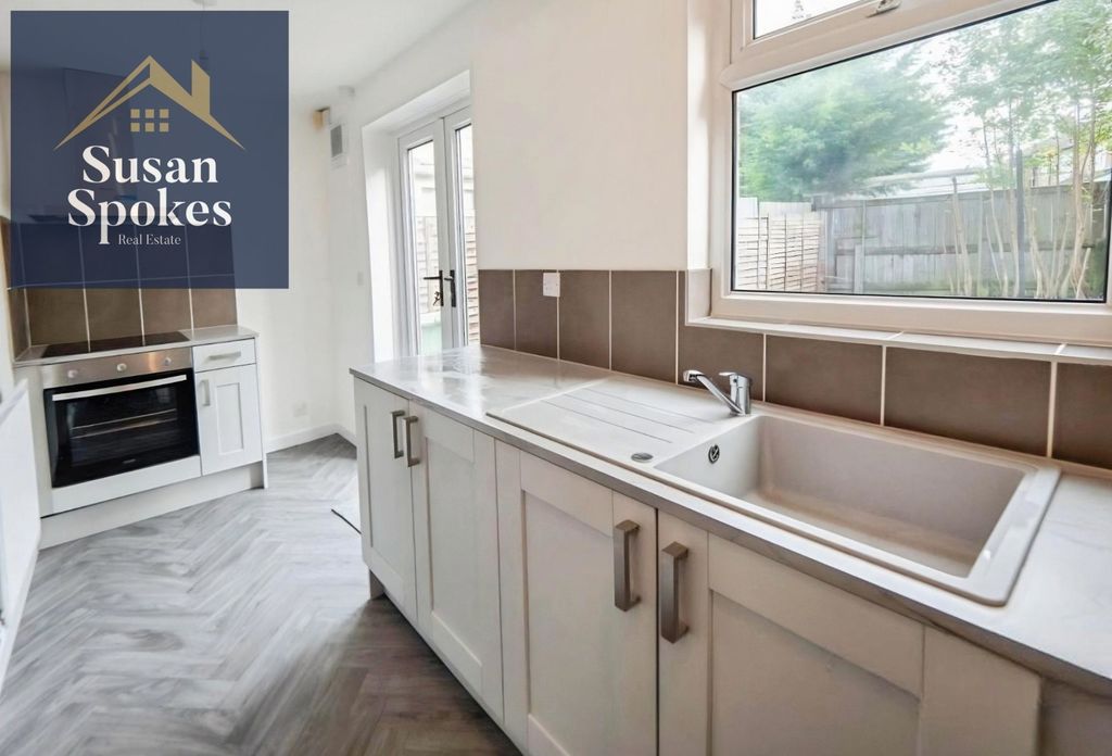 Property photo 3 of 8 Pbox-Img.Jpg