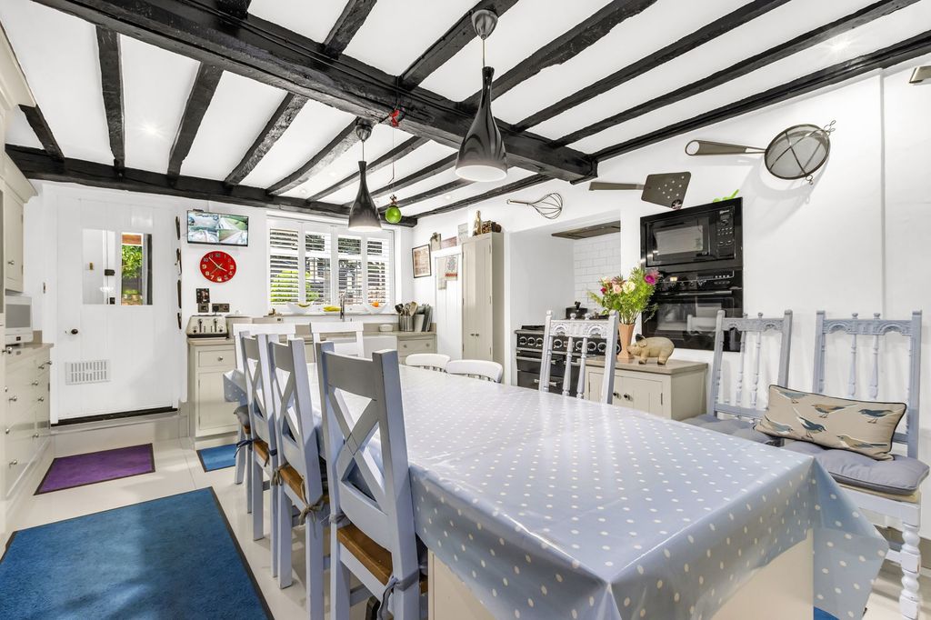 Property photo 1 of 33