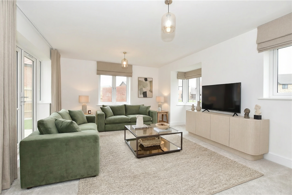 Property photo 3 of 12 Lounge