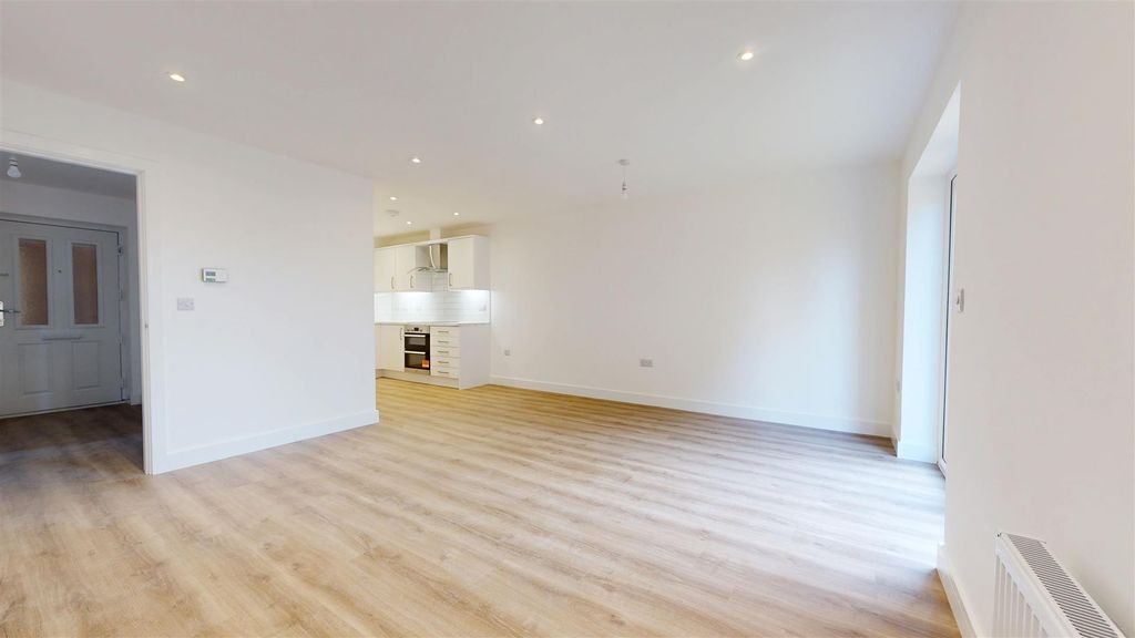 Property photo 2 of 10 02042026_123016.Jpg