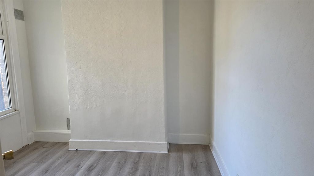 Property photo 3 of 5 20251027_143047.Jpg