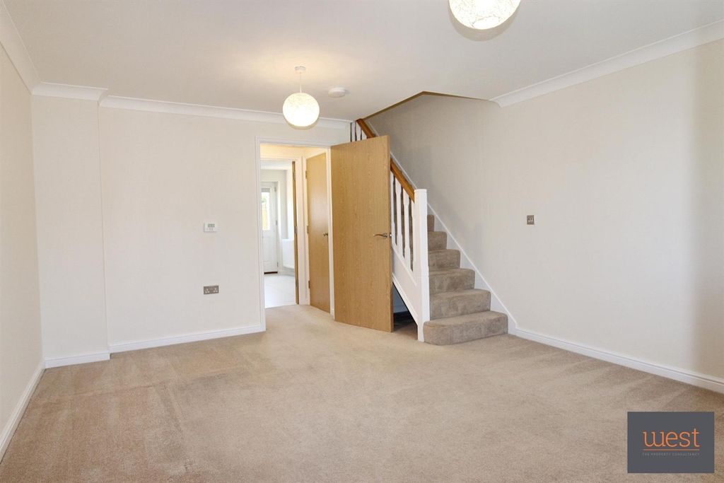Property photo 2 of 13 Img_9921 (Fileminimizer).Jpg