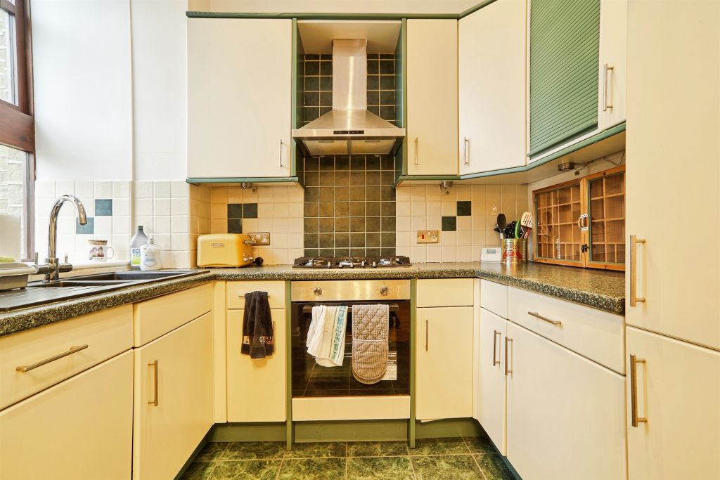 Property photo 3 of 14