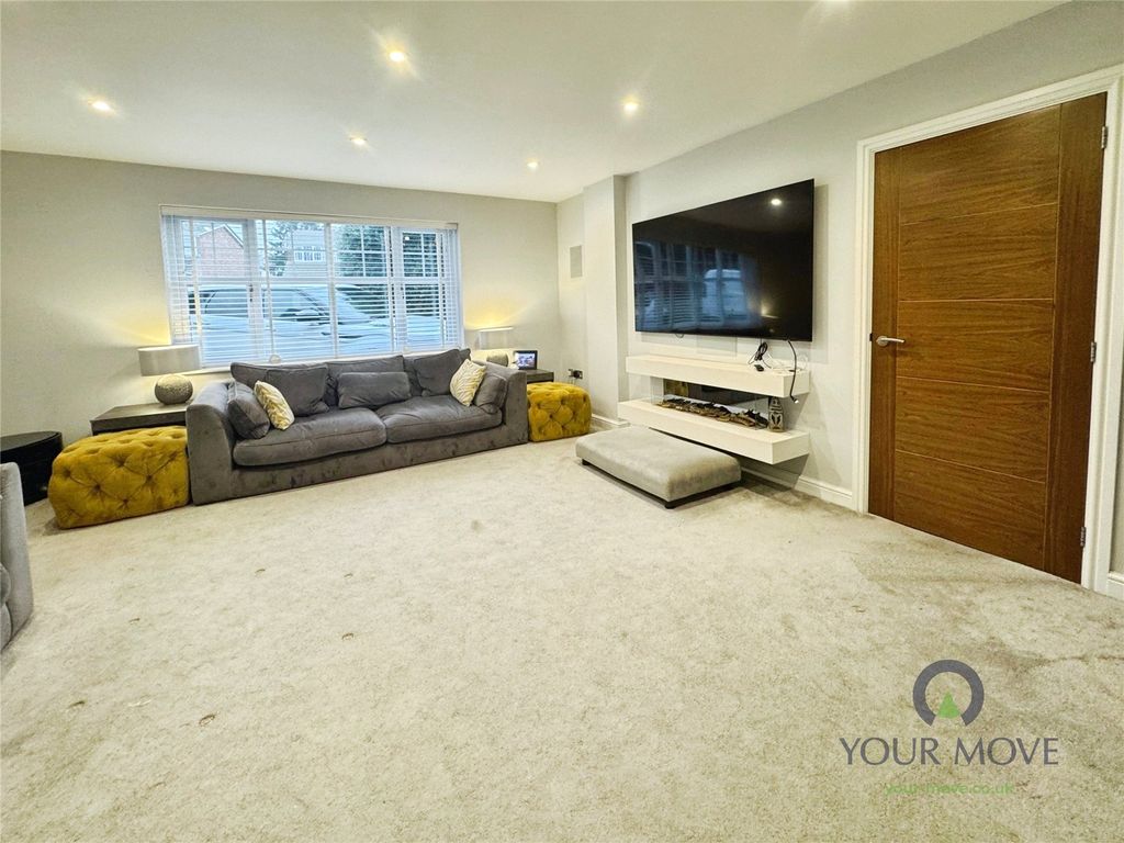 Property photo 2 of 15 Picture No. 11