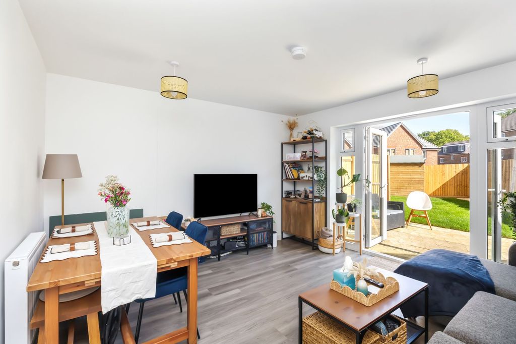 Property photo 3 of 21