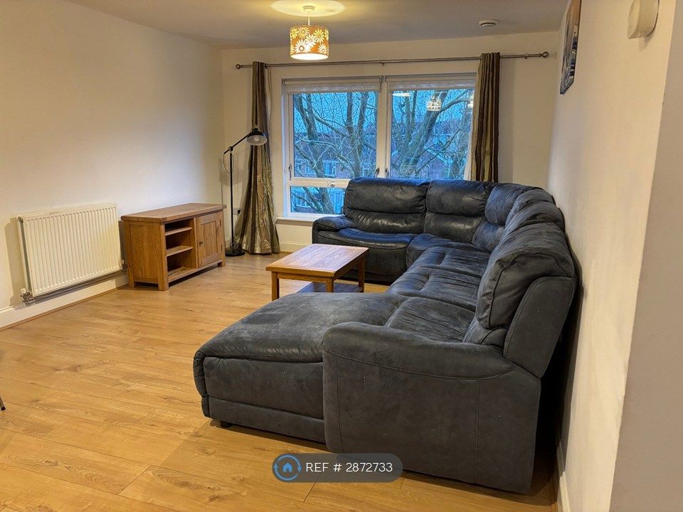 Property photo 2 of 11 Living Room