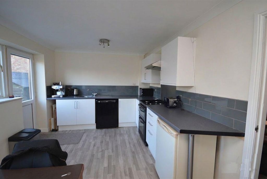 Property photo 2 of 10 pop2.Jpg