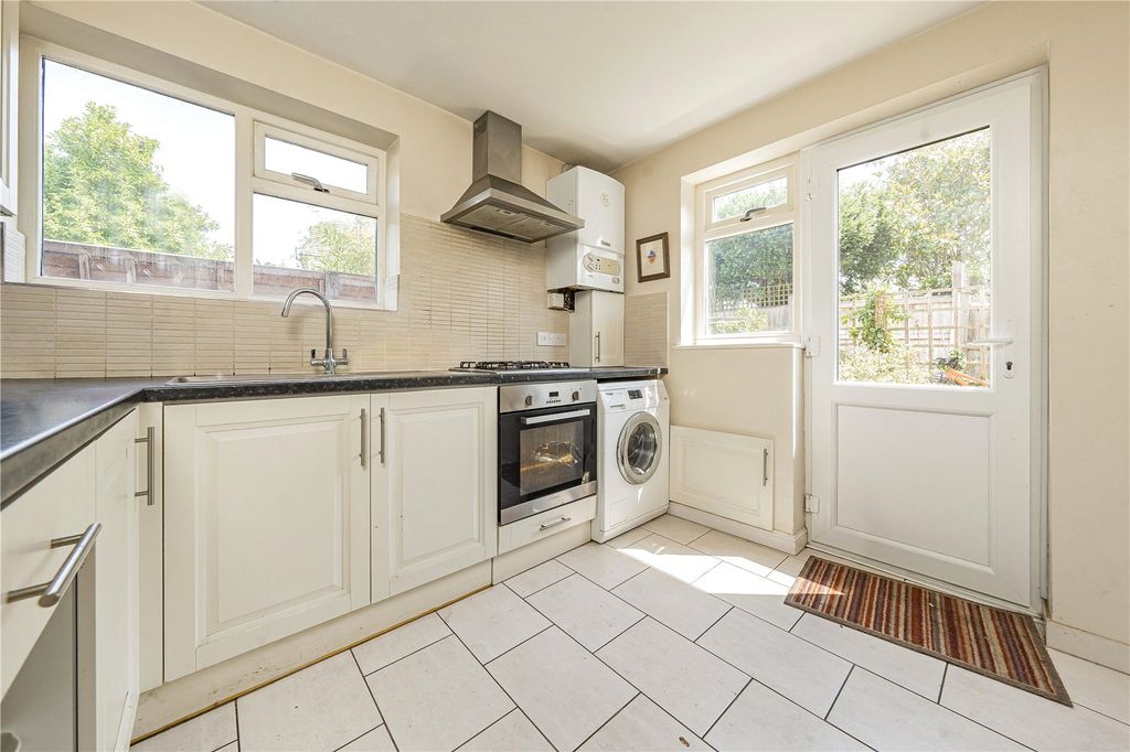 Property photo 3 of 8 Picture No. 04