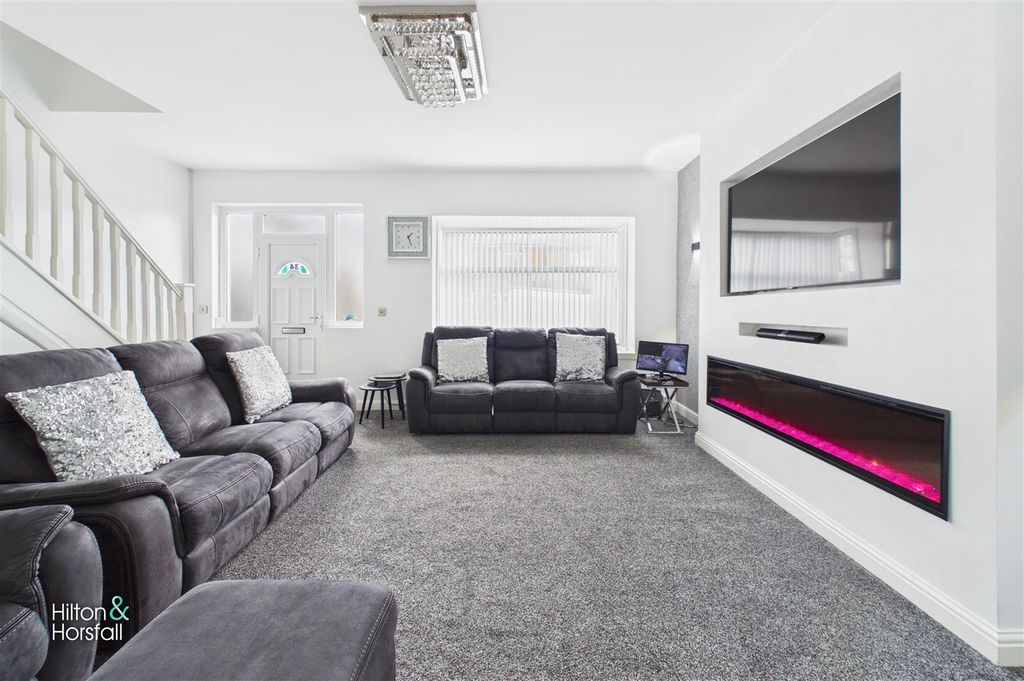 Property photo 3 of 16 Bath Street