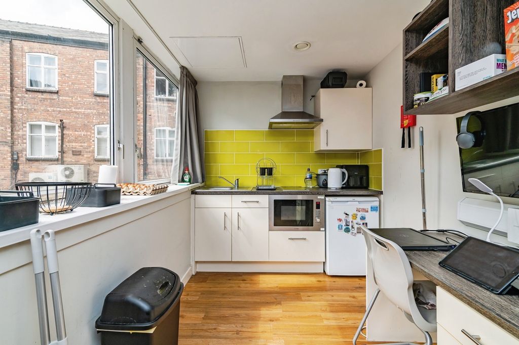 Property photo 3 of 6 Pbox-Img.Jpg