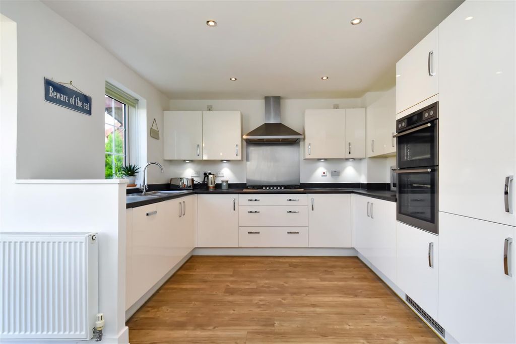 Property photo 3 of 25 Ph23_6430974.Jpg