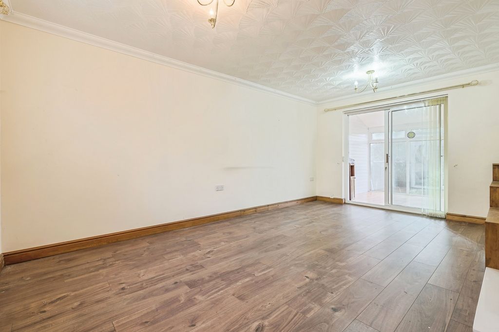 Property photo 3 of 23 Photo