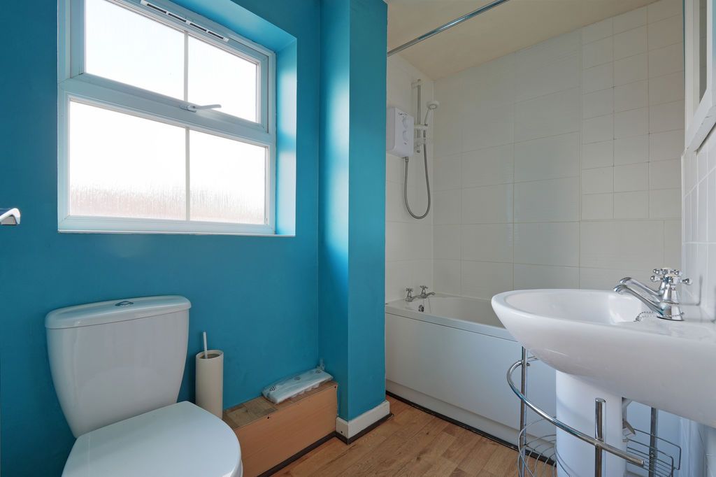 Property photo 3 of 30 Bathroom
