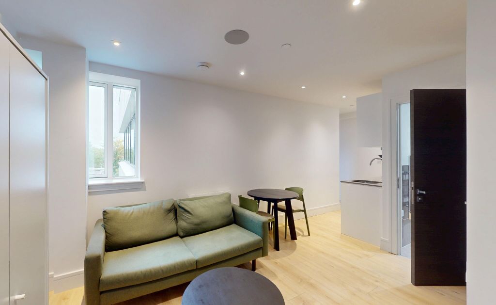 Property photo 1 of 25 Living Room