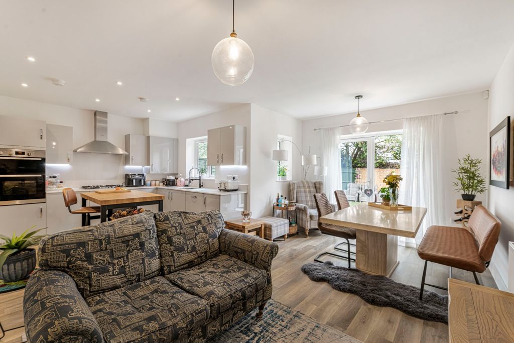 Property photo 2 of 27 Picture No. 04