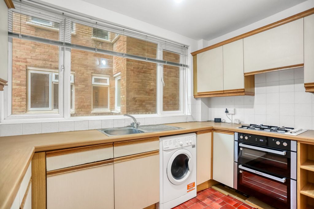 Property photo 3 of 11