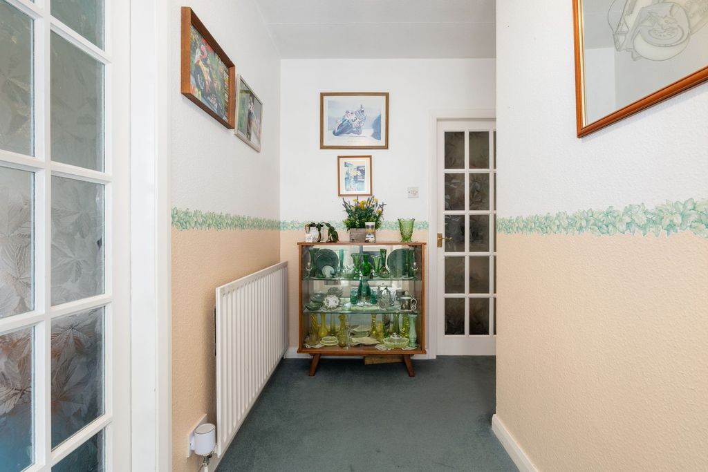 Property photo 2 of 26