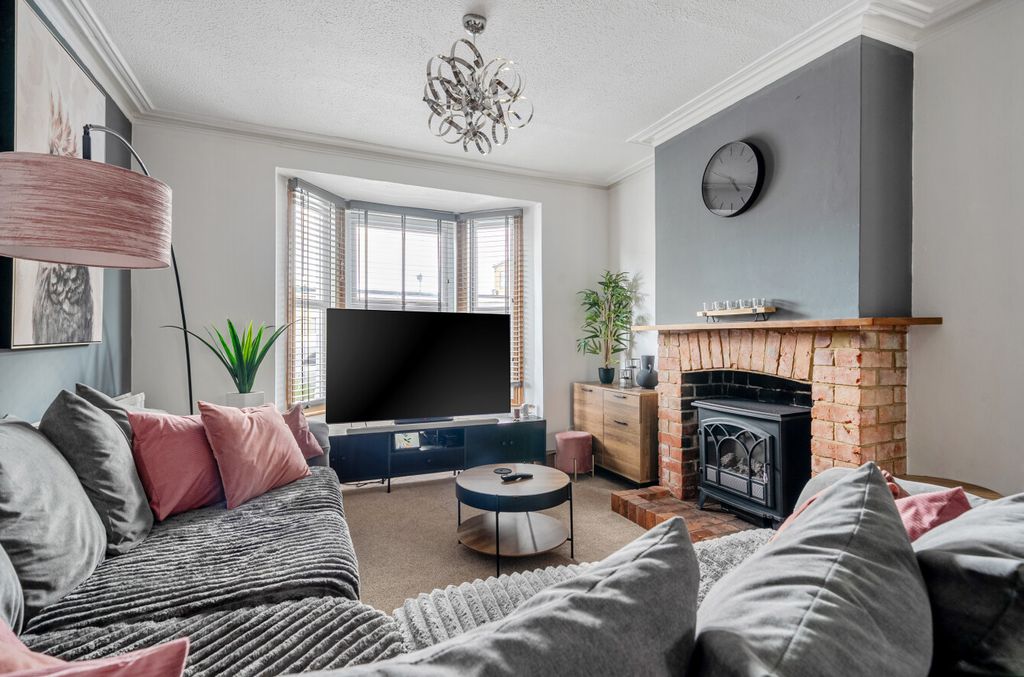 Property photo 2 of 20 1346141-9-68B5E20...