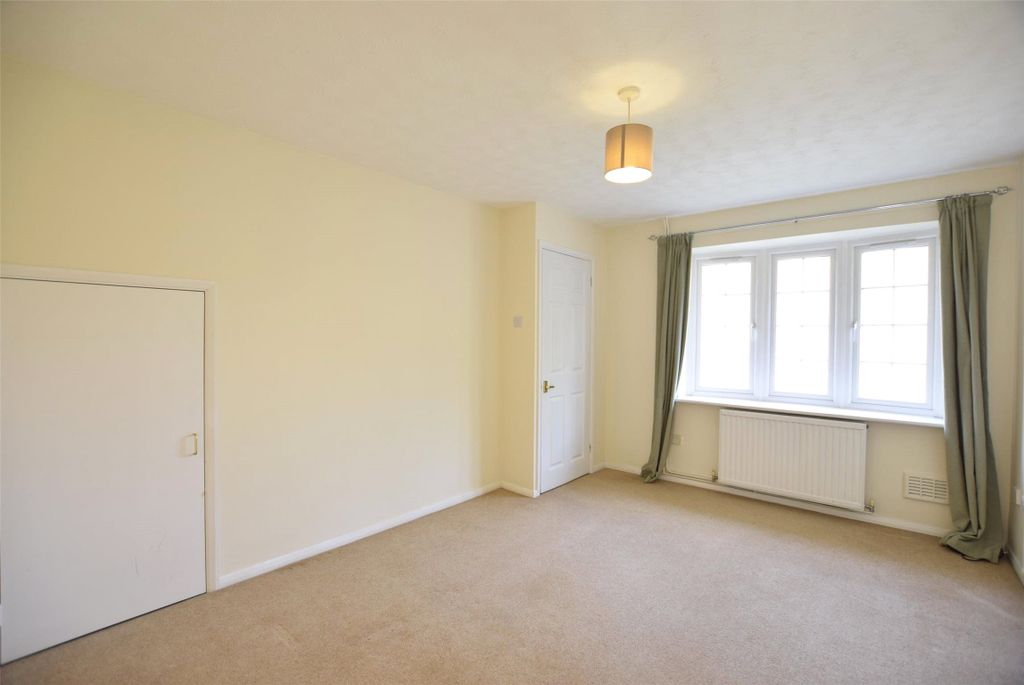 Property photo 3 of 8 Living Room