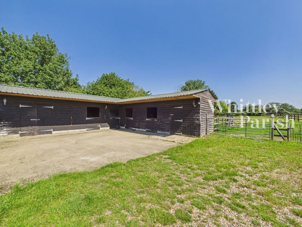 Property photo 2 of 32