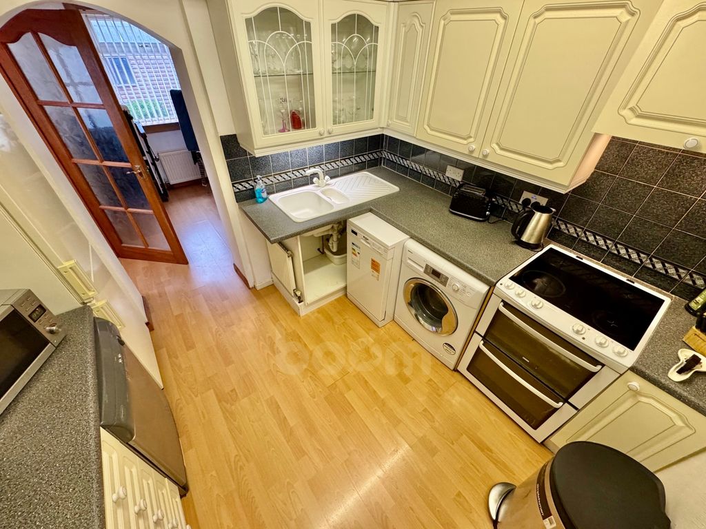 Property photo 3 of 23 St.Margaret Avenue Kitchen