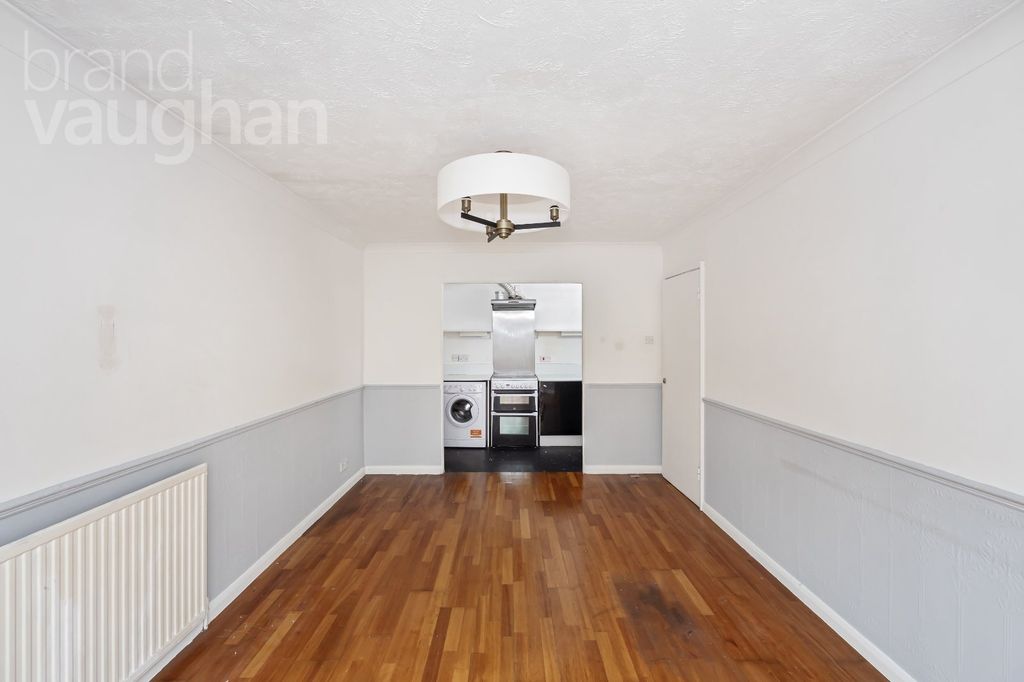 Property photo 2 of 14 Picture No. 11