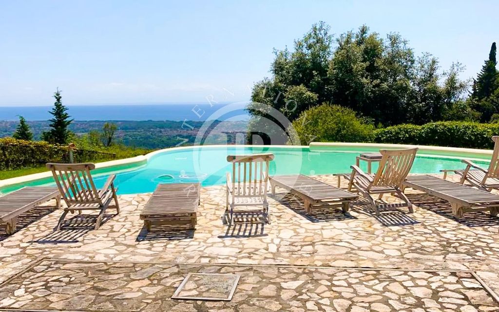 Property photo 2 of 33