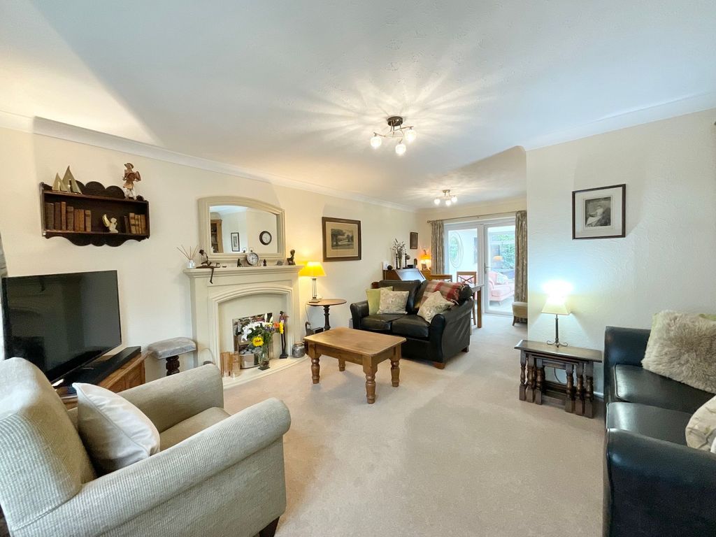 Property photo 2 of 32
