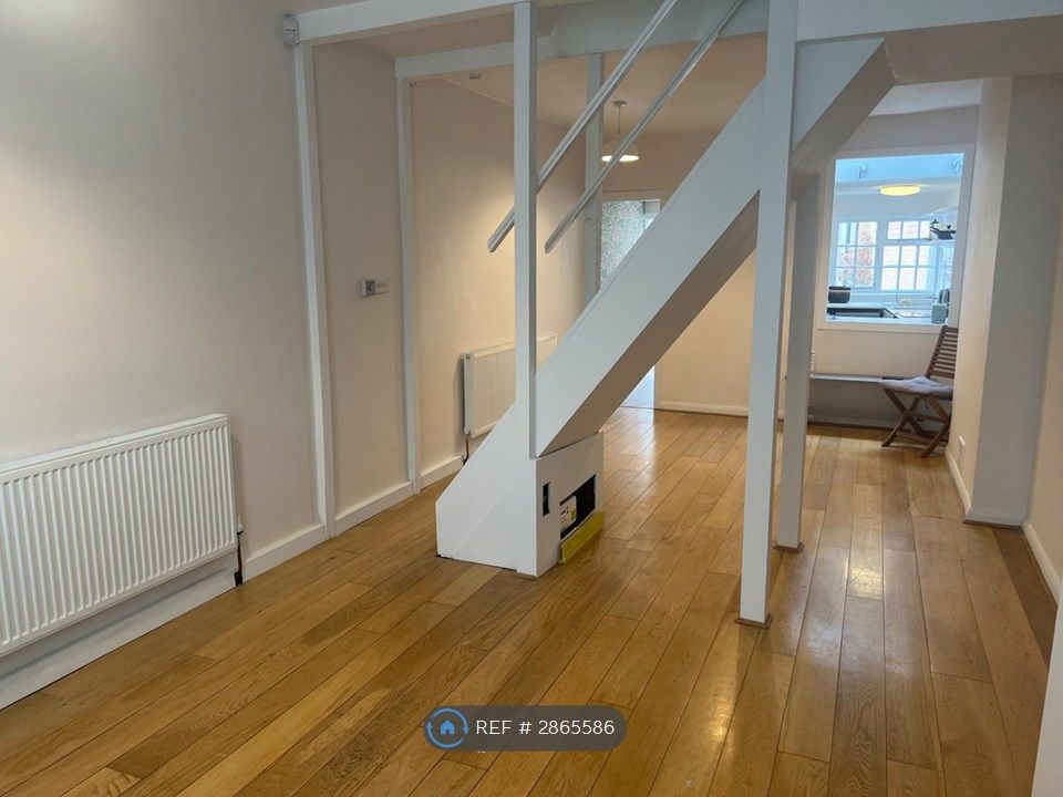 Property photo 3 of 35