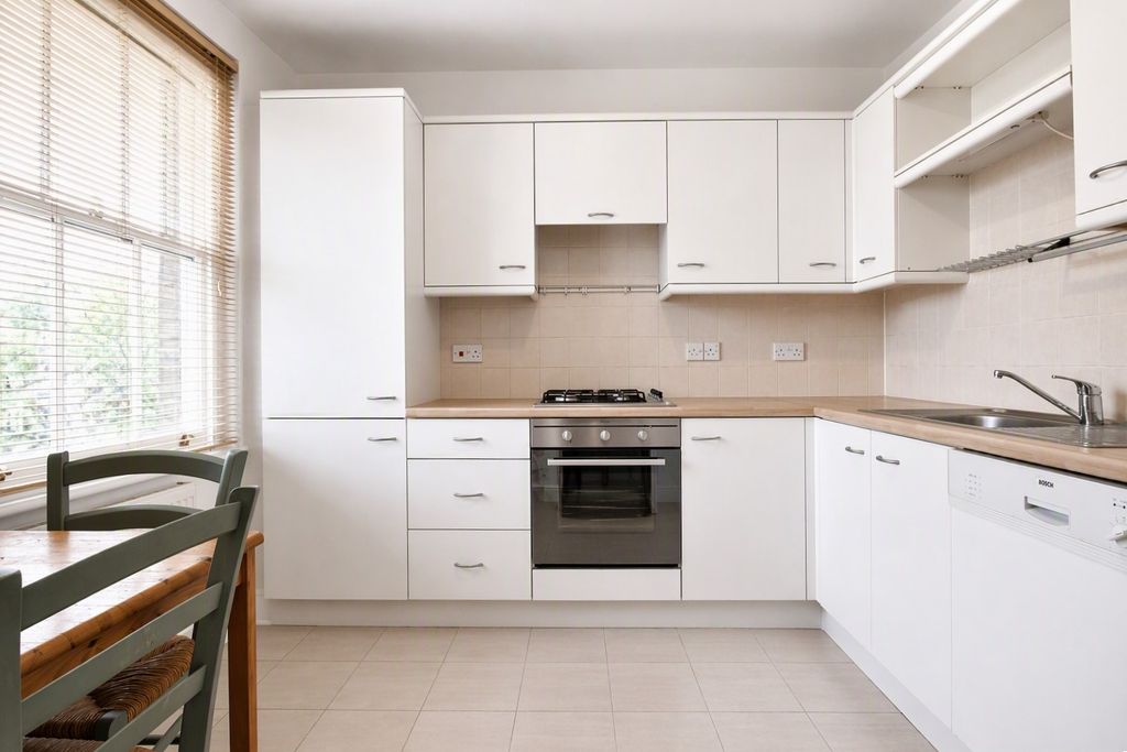 Property photo 2 of 5 Kitchen