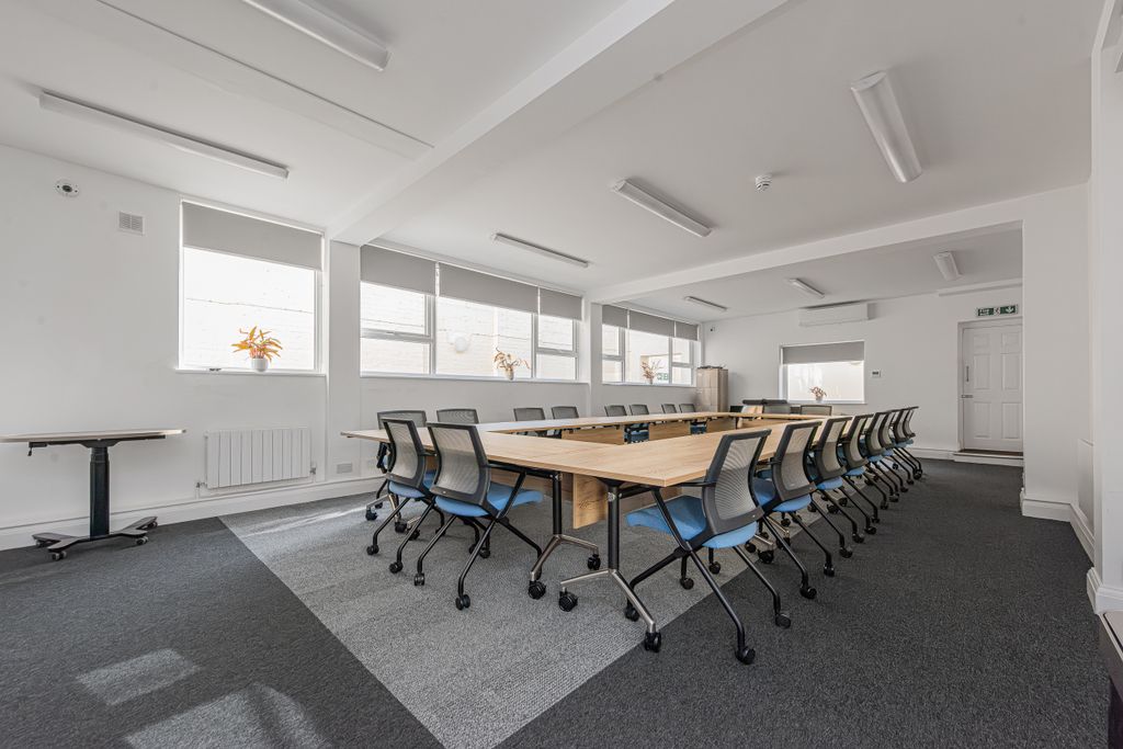 Property photo 2 of 14 Riverside House, Unit 2-001