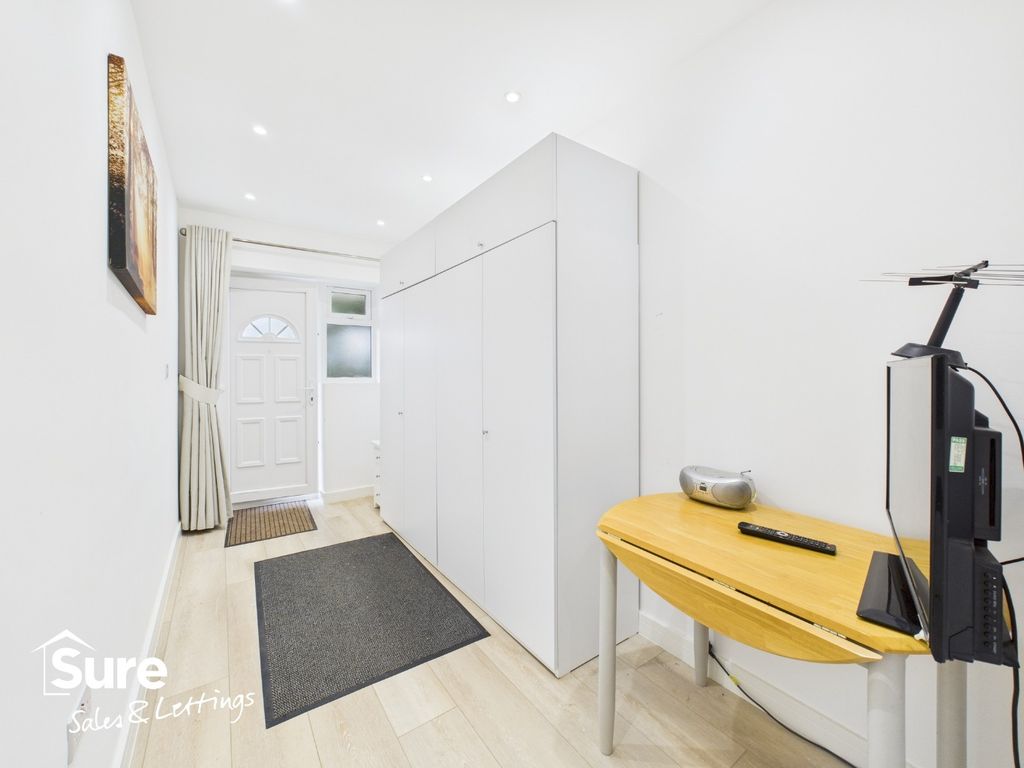 Property photo 2 of 9 4514741