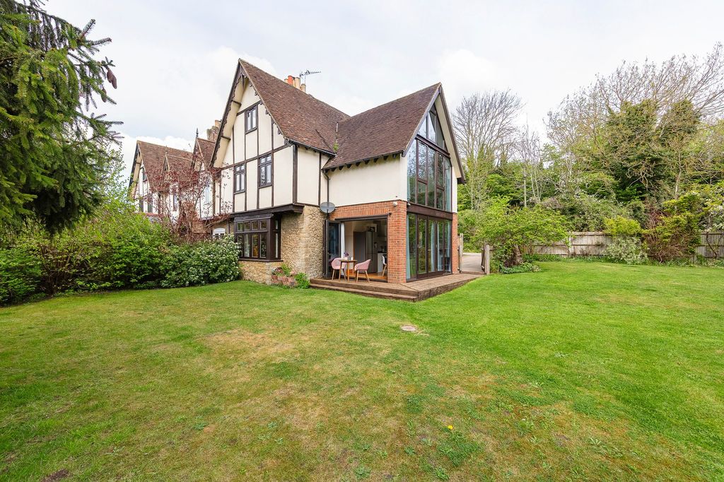 Property photo 1 of 31