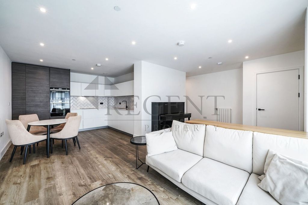 Property photo 2 of 19 Reception