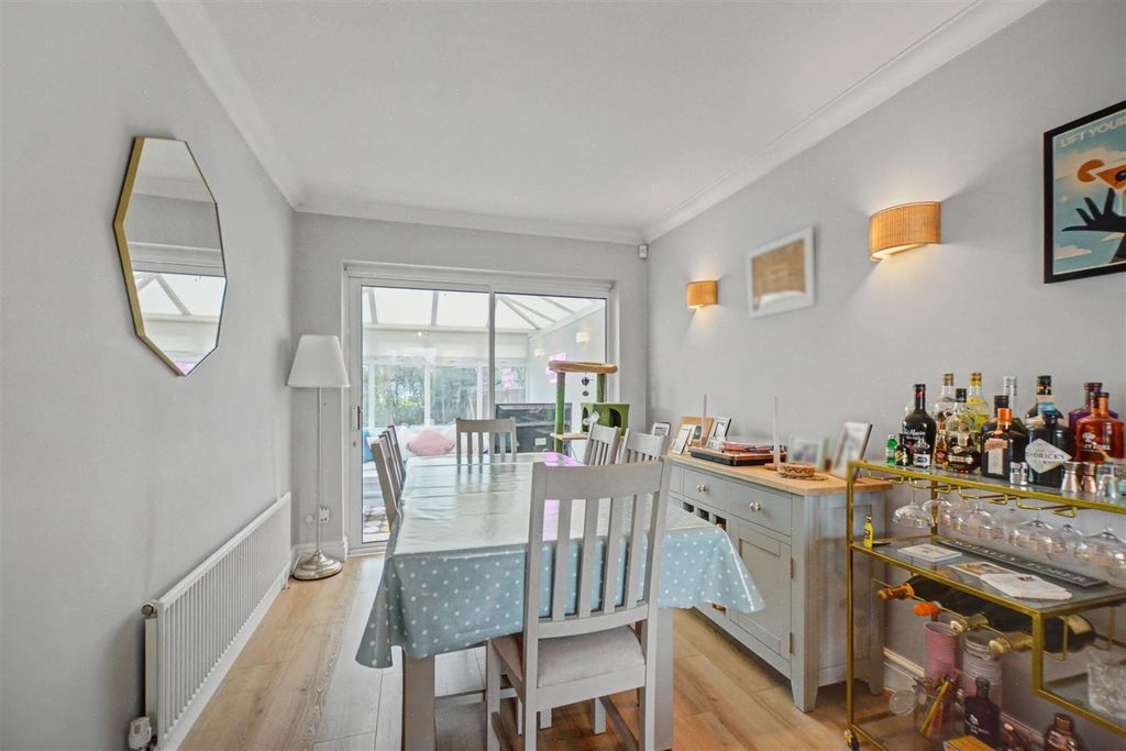 Property photo 3 of 24 Dining Room_1.Jpeg