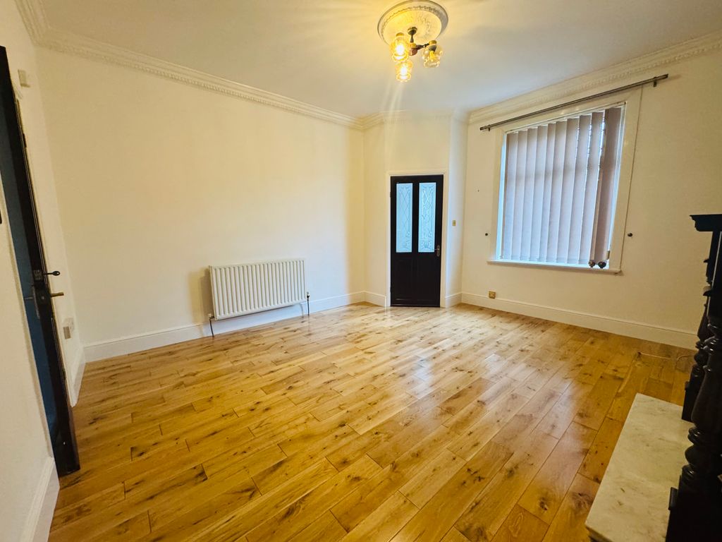 Property photo 3 of 13 Living Room