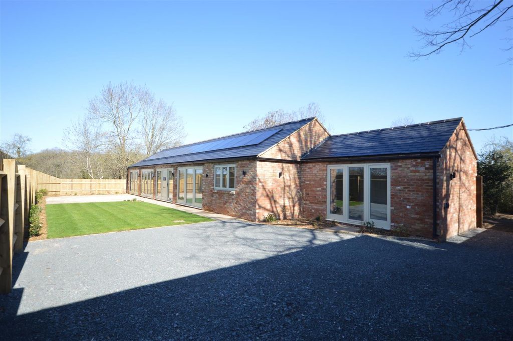 Property photo 1 of 23 Orchard Barn (4).Jpg