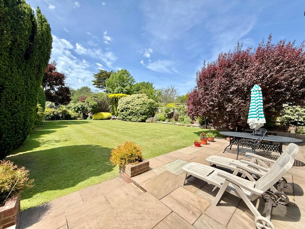 Property photo 3 of 19 Picture No. 12