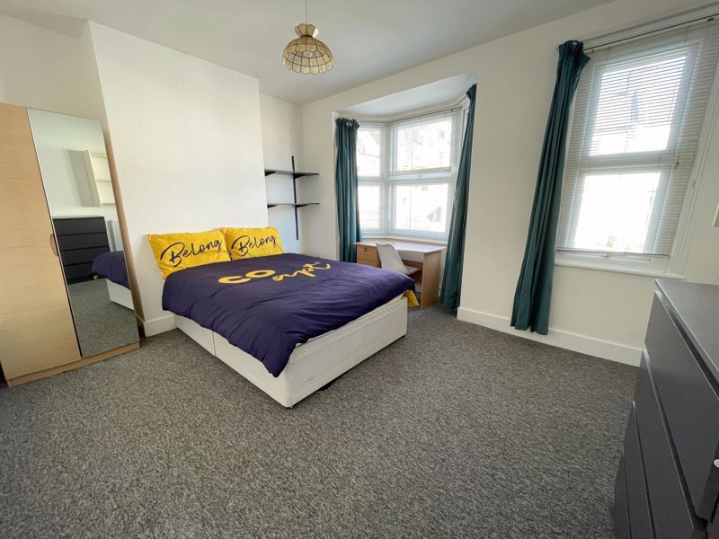 Property photo 1 of 9 Photo 21