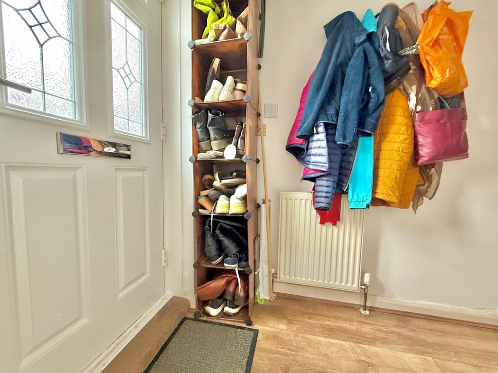 Property photo 2 of 21 Picture No. 02