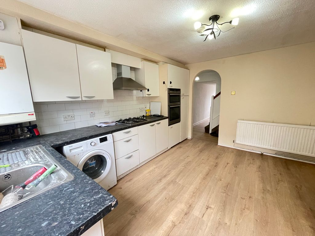 Property photo 3 of 27