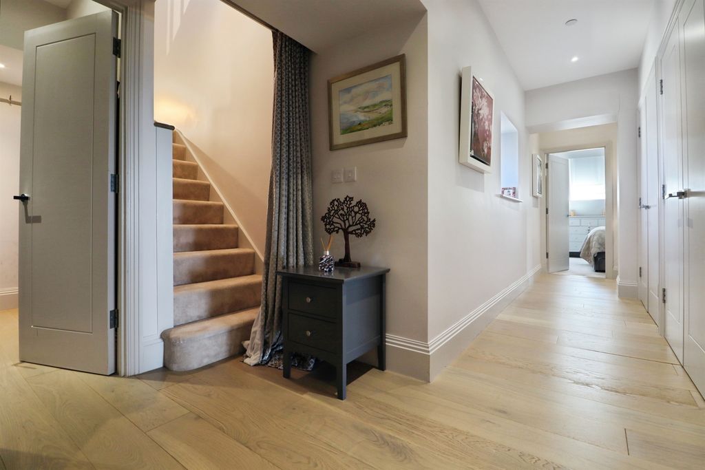 Additional image 9 of 3 bed flat for saleRest Bay, Porthcawl CF36