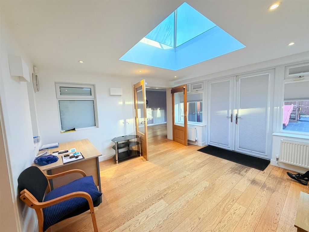 Property photo 2 of 25 Pm.Jpeg